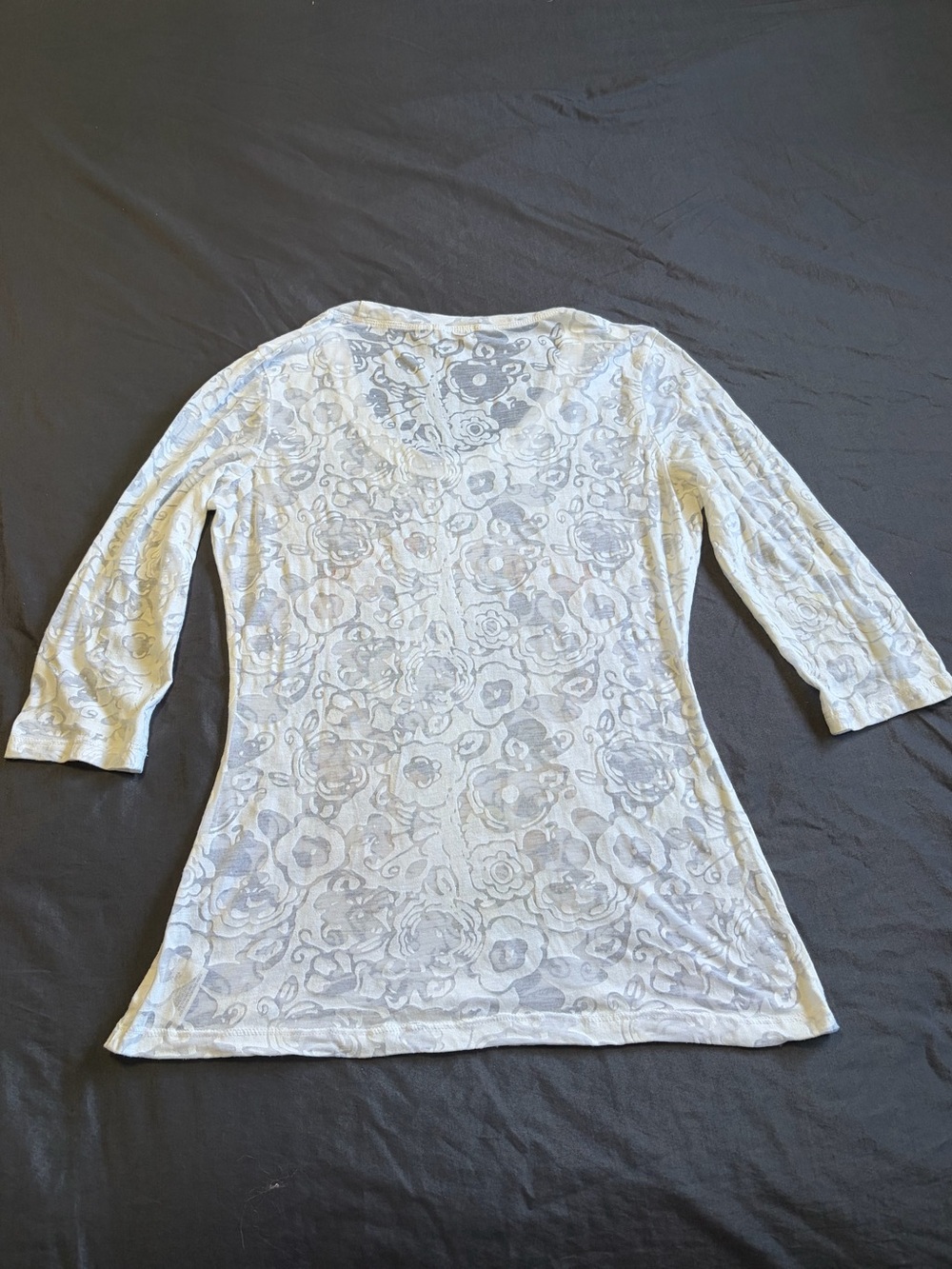 Y2K style Seven7 white&gold quarter length sleeve sheer top. Size M. - Picture 2 of 5